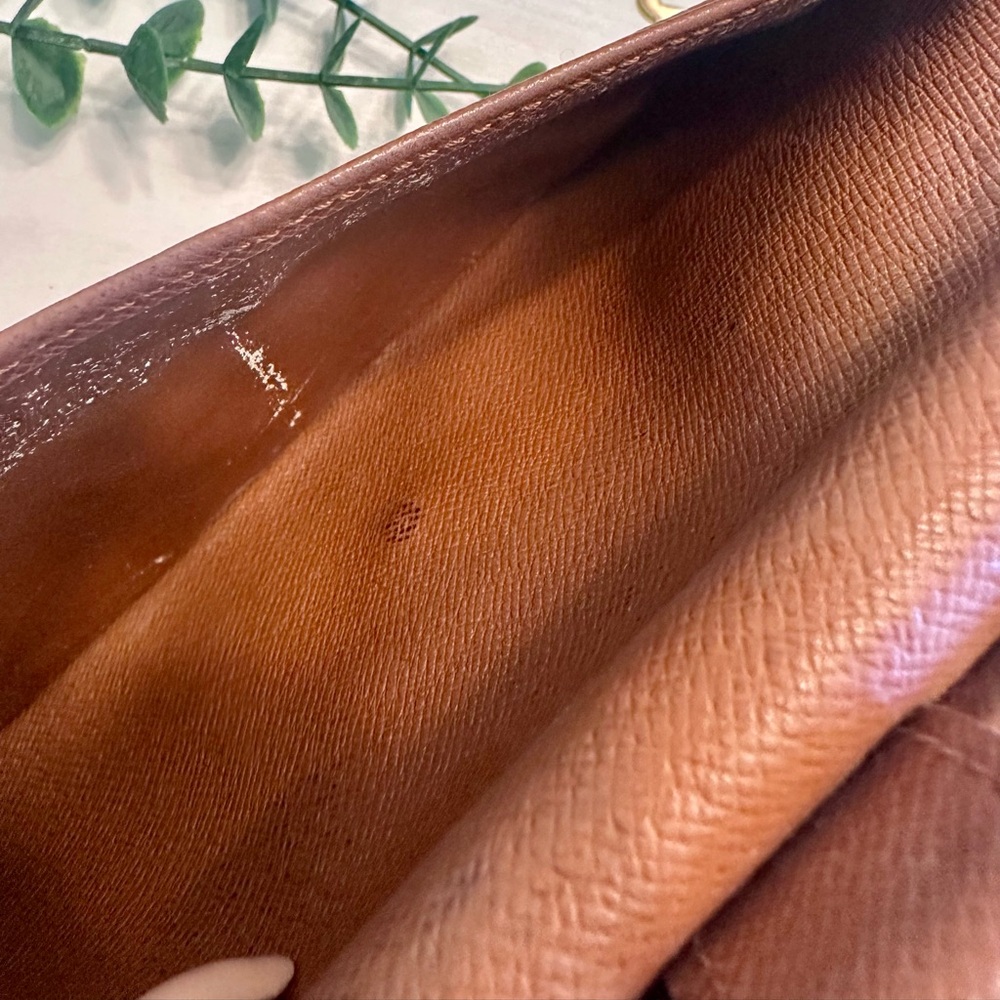 Louis Vuitton Monogram Sarah Wallet - Picture 11 of 14